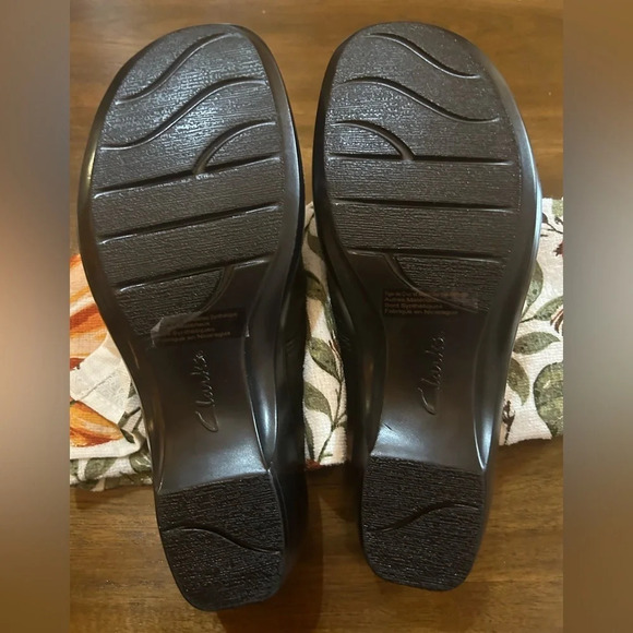 Clarks Bendables  Leather Slip On Clogs Size 8M - Picture 5 of 6